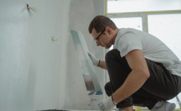 Jak wybrać profesjonalną gwintownicę REMS do instalacji wodnych i gazowych